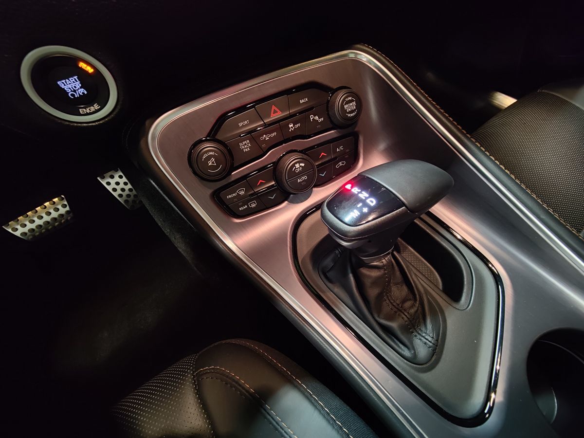 2015 Dodge Challenger R/T Plus Shaker photo 27