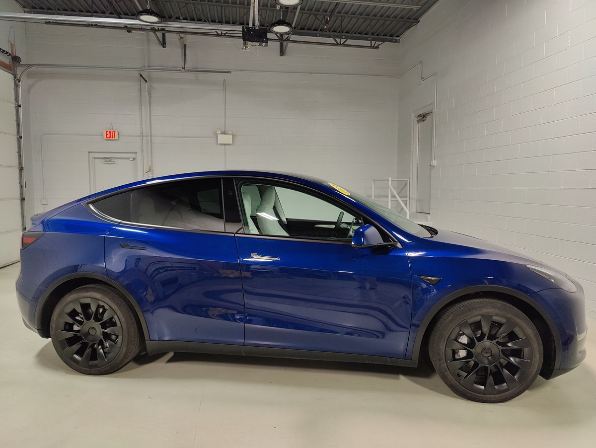 2024 Tesla Model Y Long Range photo 4