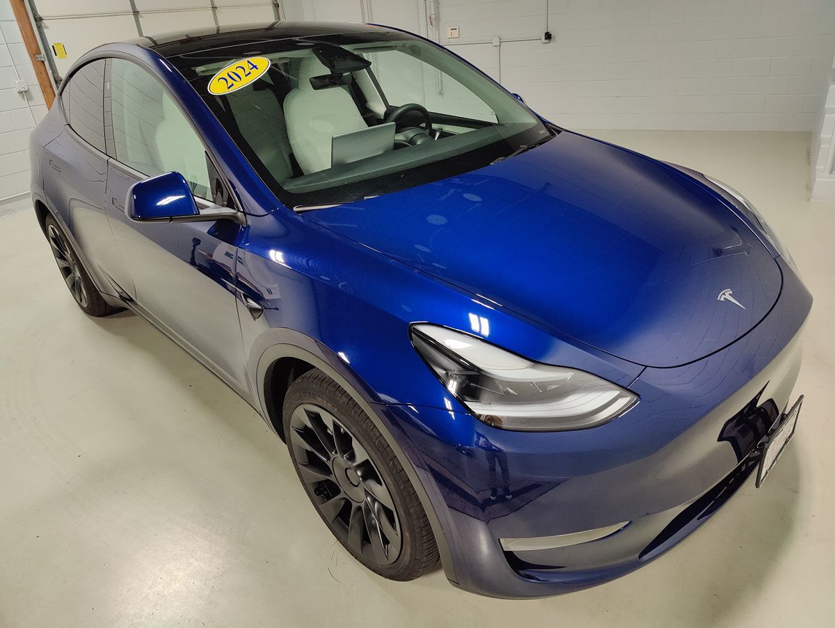 2024 Tesla Model Y Long Range photo 2