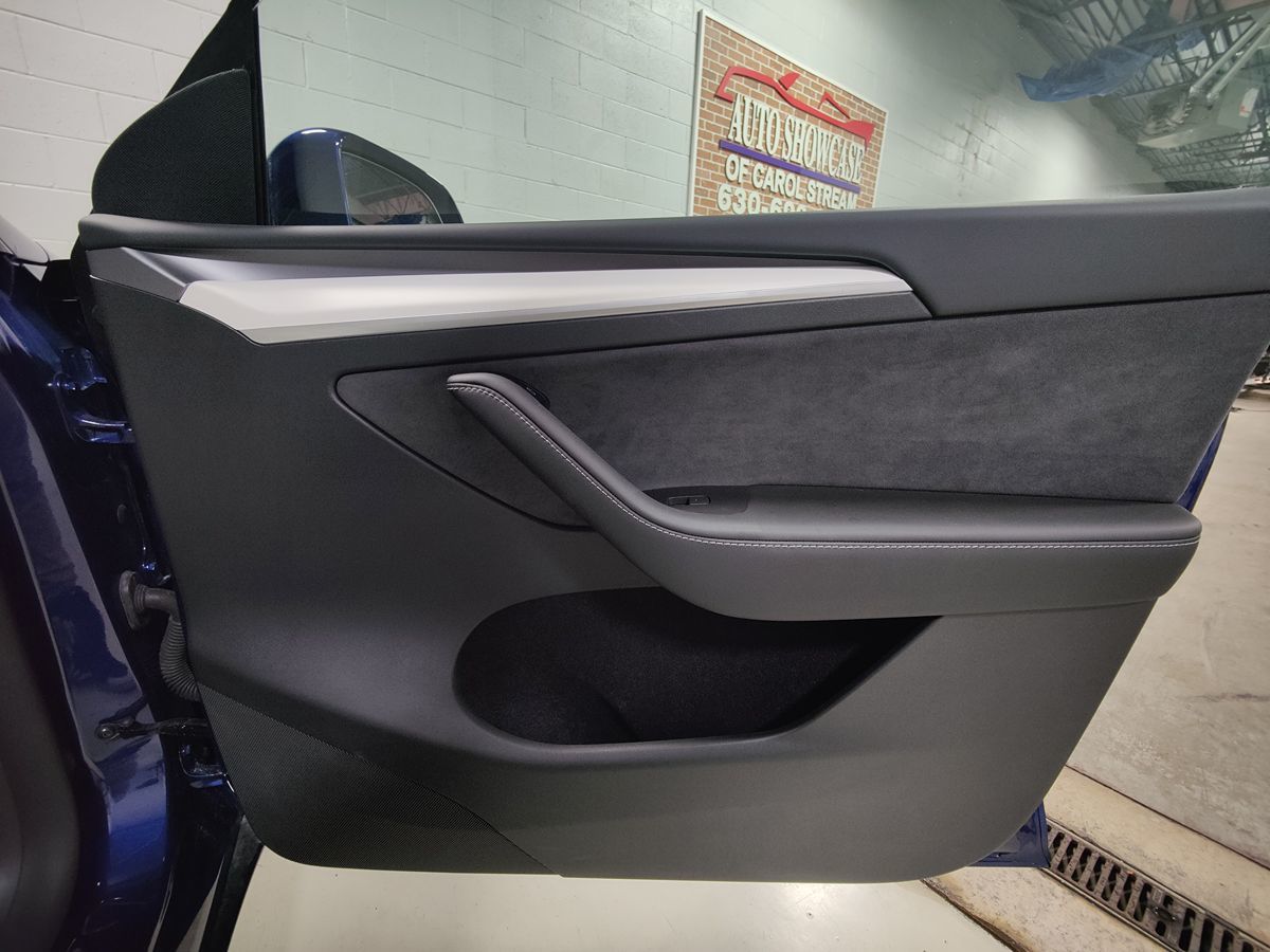 2024 Tesla Model Y Long Range photo 8