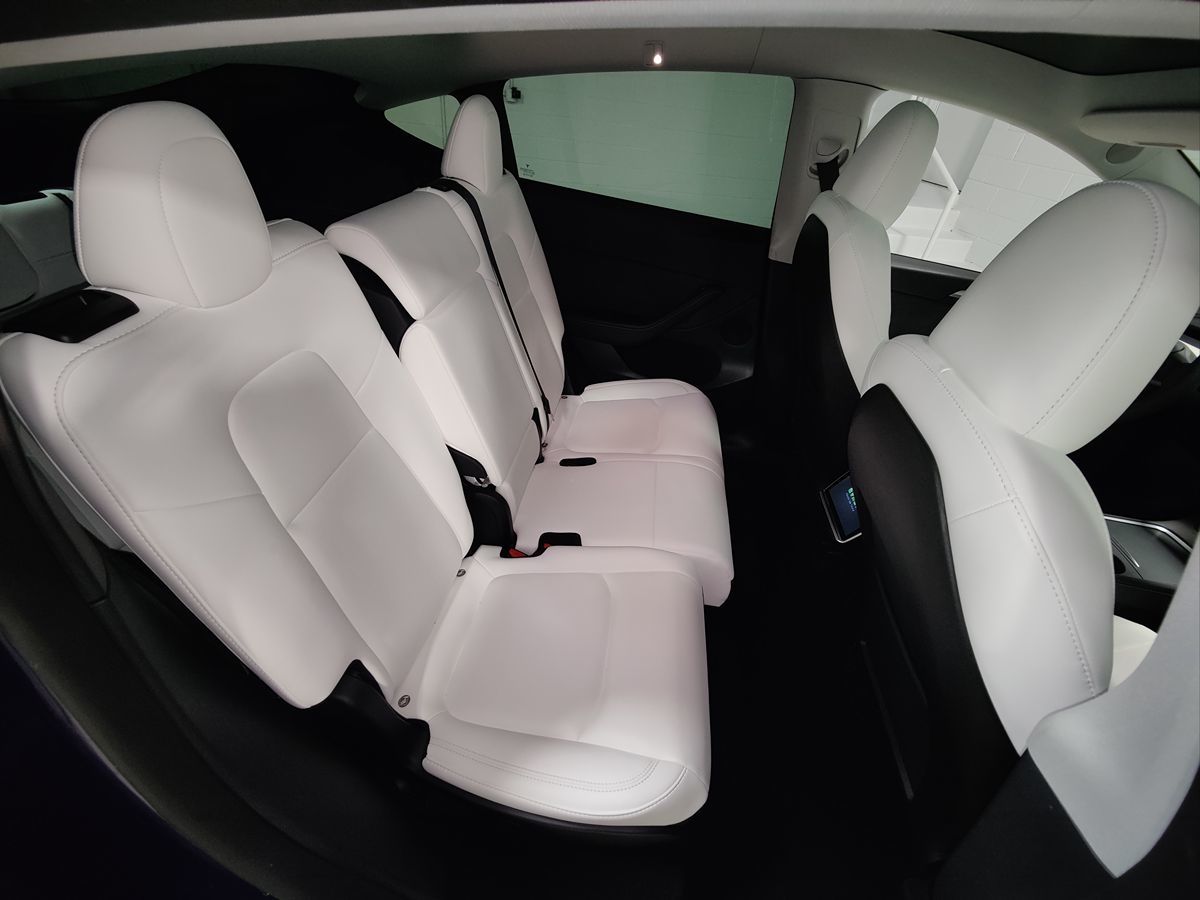 2024 Tesla Model Y Long Range photo 12