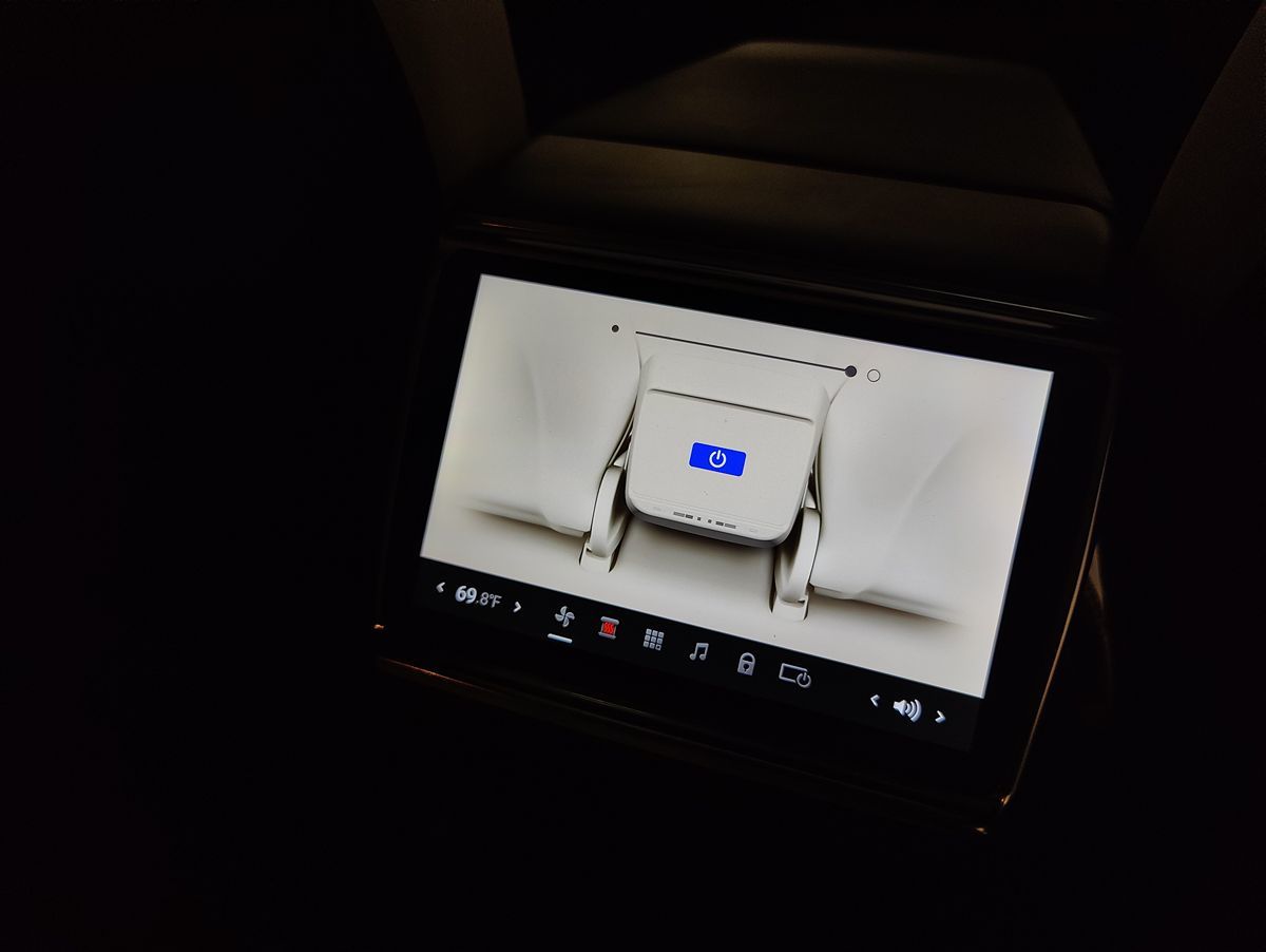 2024 Tesla Model Y Long Range photo 13