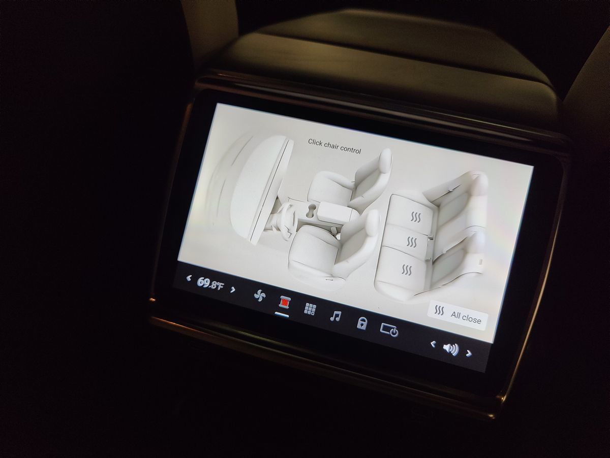 2024 Tesla Model Y Long Range photo 14