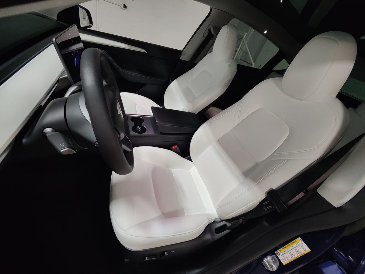 2024 Tesla Model Y Long Range photo 23