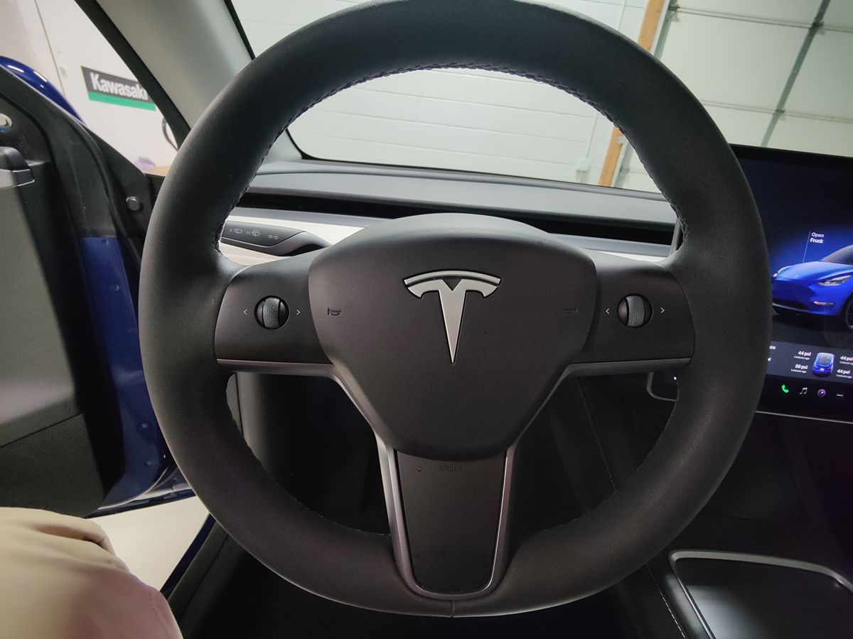 2024 Tesla Model Y Long Range photo 25