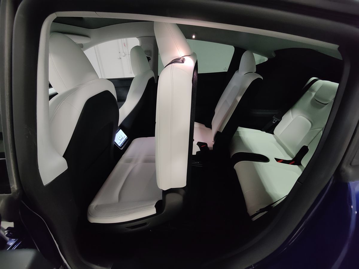 2024 Tesla Model Y Long Range photo 32