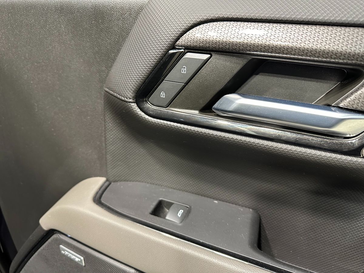2023 Chevrolet Silverado 1500 ZR2 photo 11