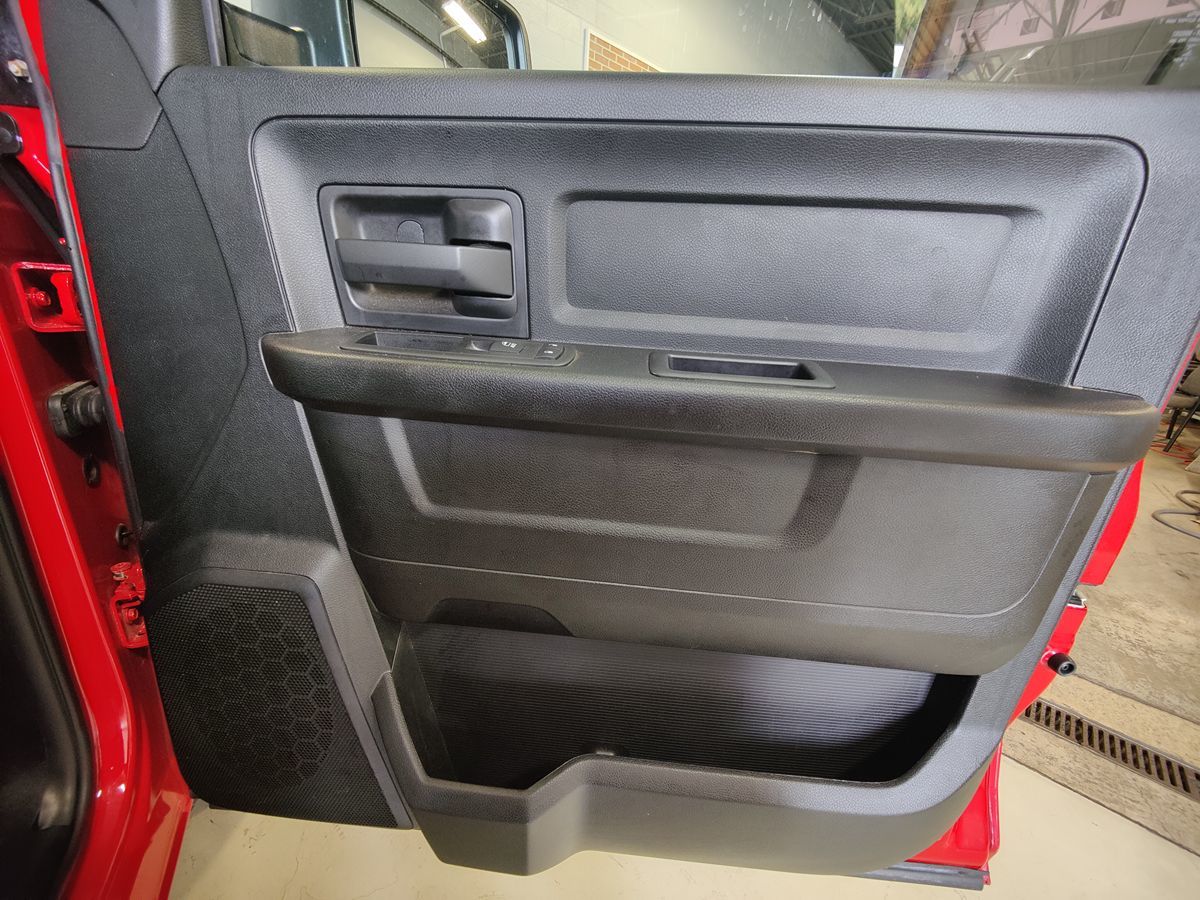 2018 Ram 1500 Express photo 9