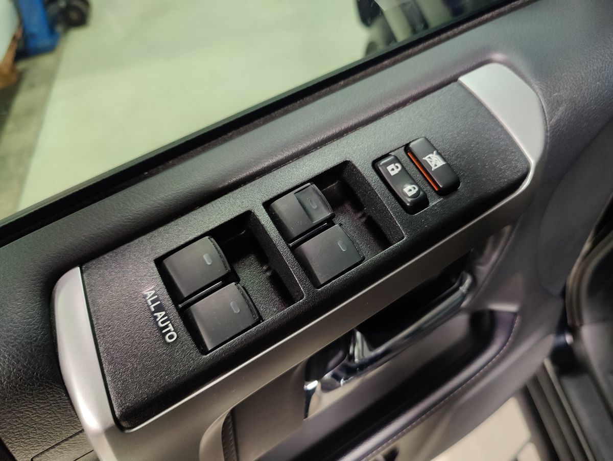 2023 Toyota 4Runner SR5 Premium photo 17