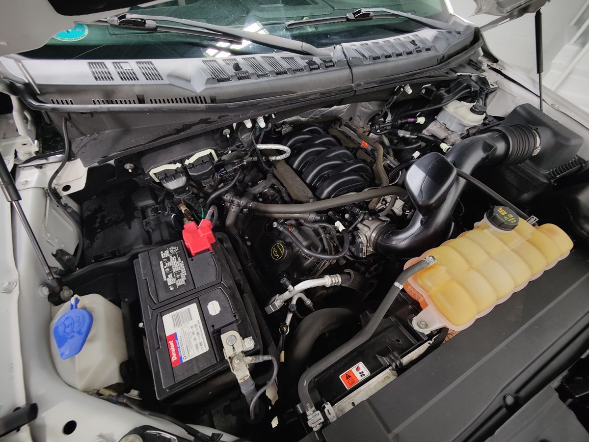 2015 Ford F-150 XLT photo 3