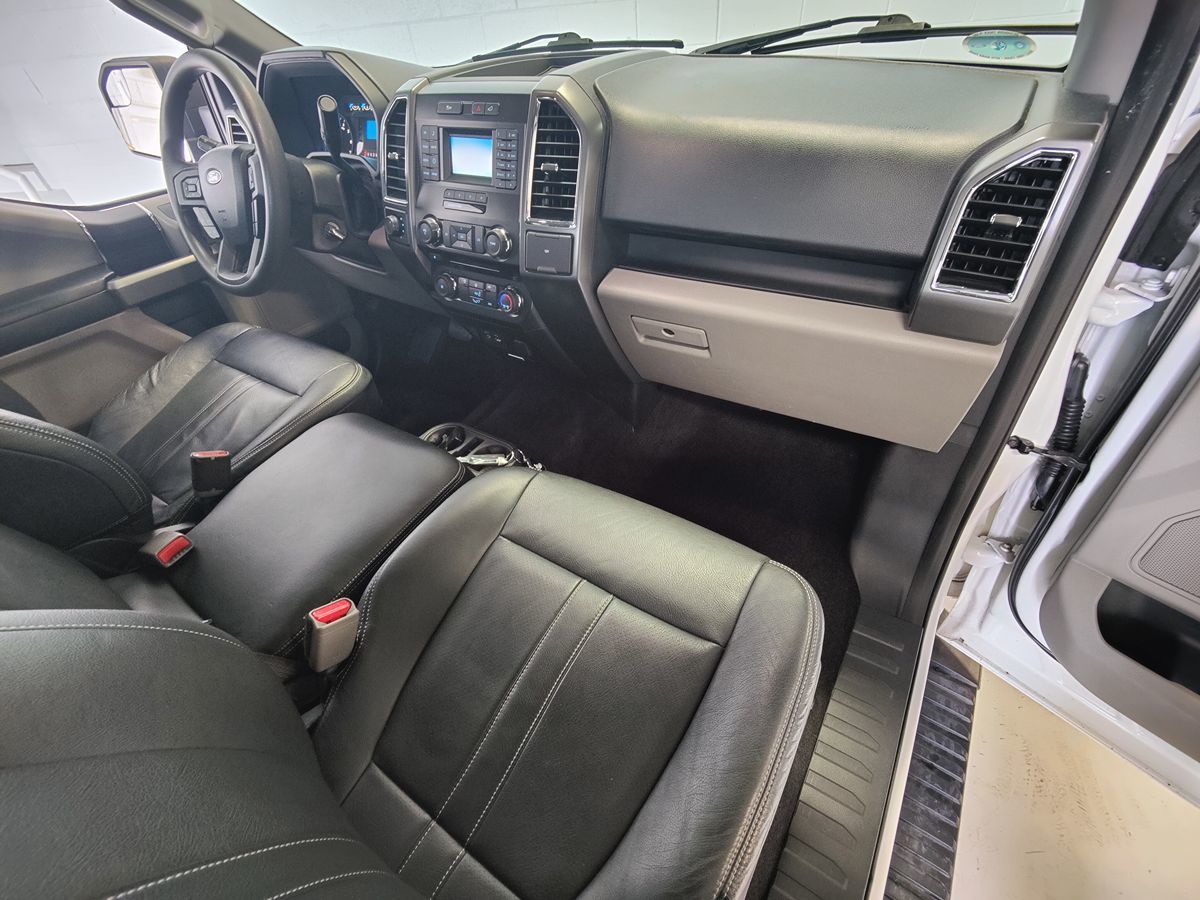 2015 Ford F-150 XLT photo 9