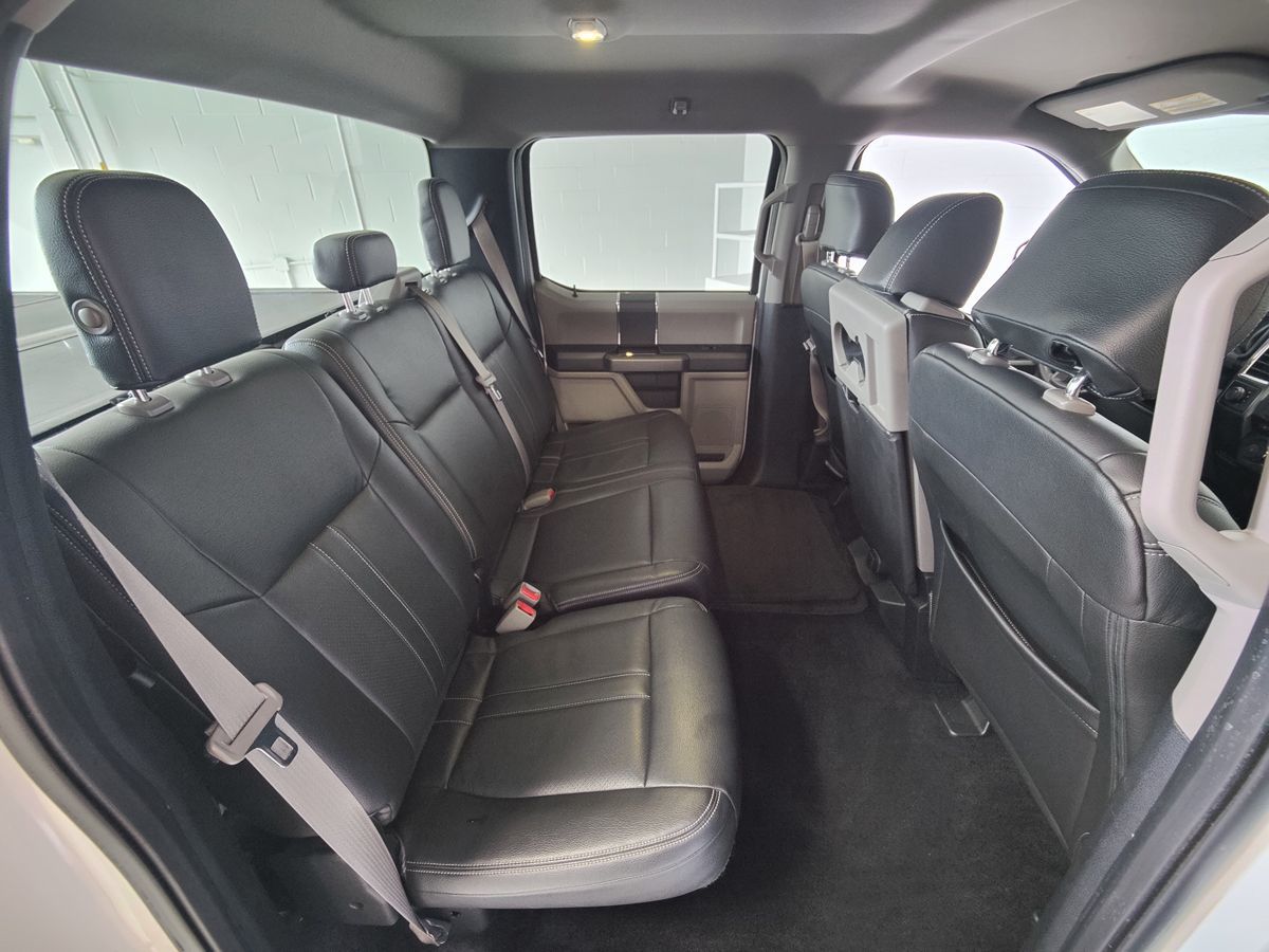 2015 Ford F-150 XLT photo 13