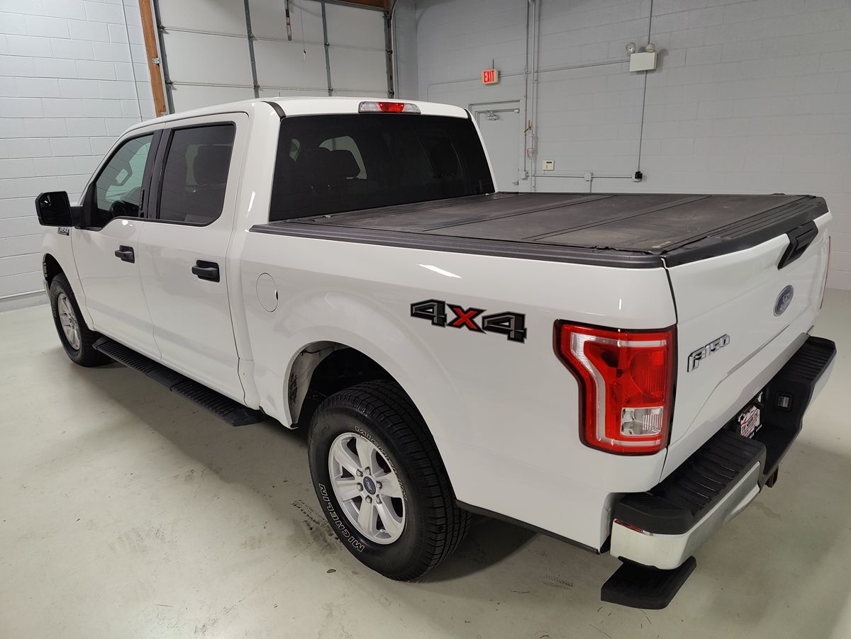 2015 Ford F-150 XLT photo 16