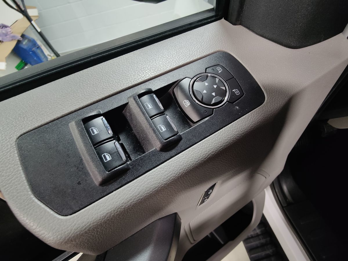 2015 Ford F-150 XLT photo 17