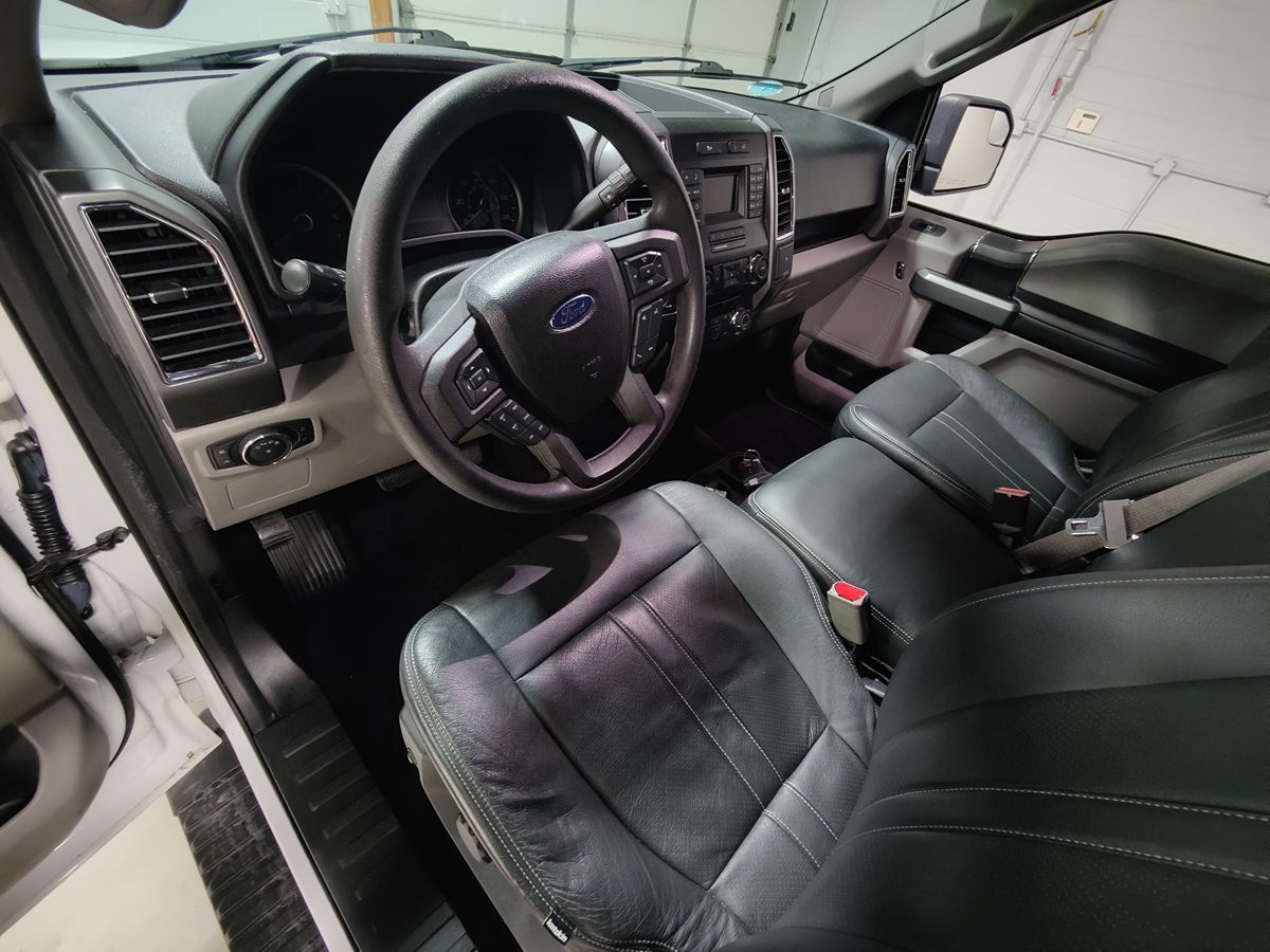 2015 Ford F-150 XLT photo 19