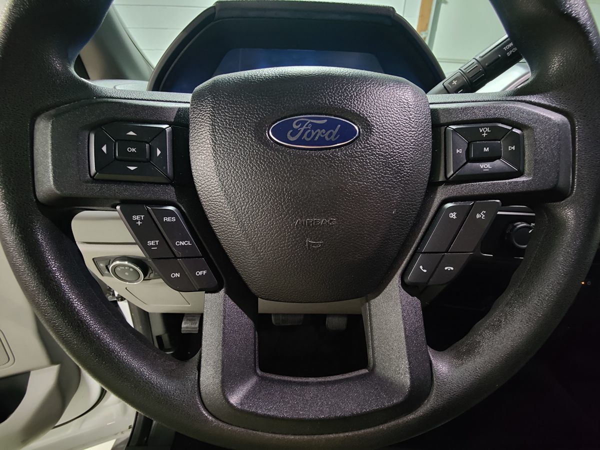 2015 Ford F-150 XLT photo 22