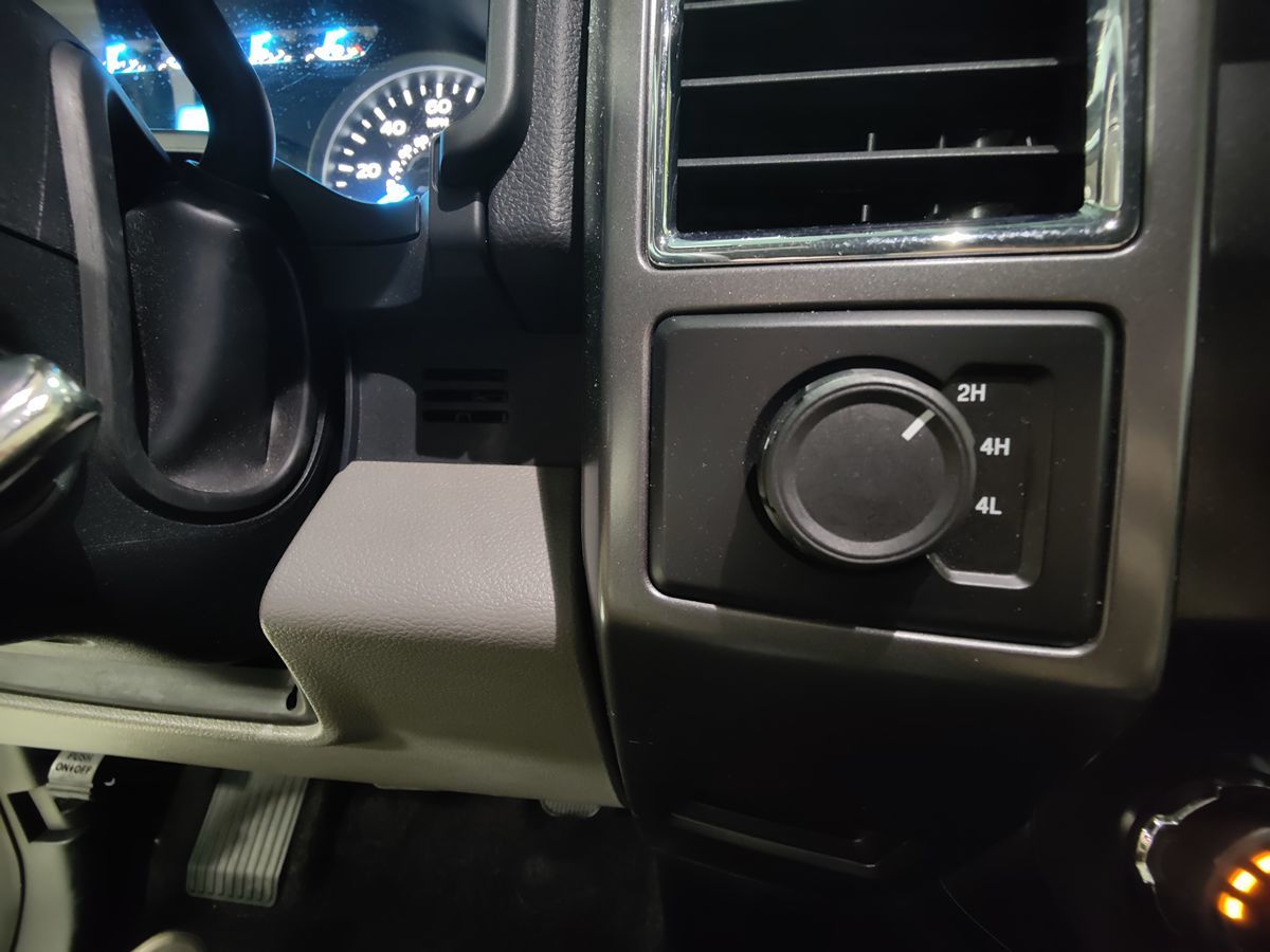 2015 Ford F-150 XLT photo 26