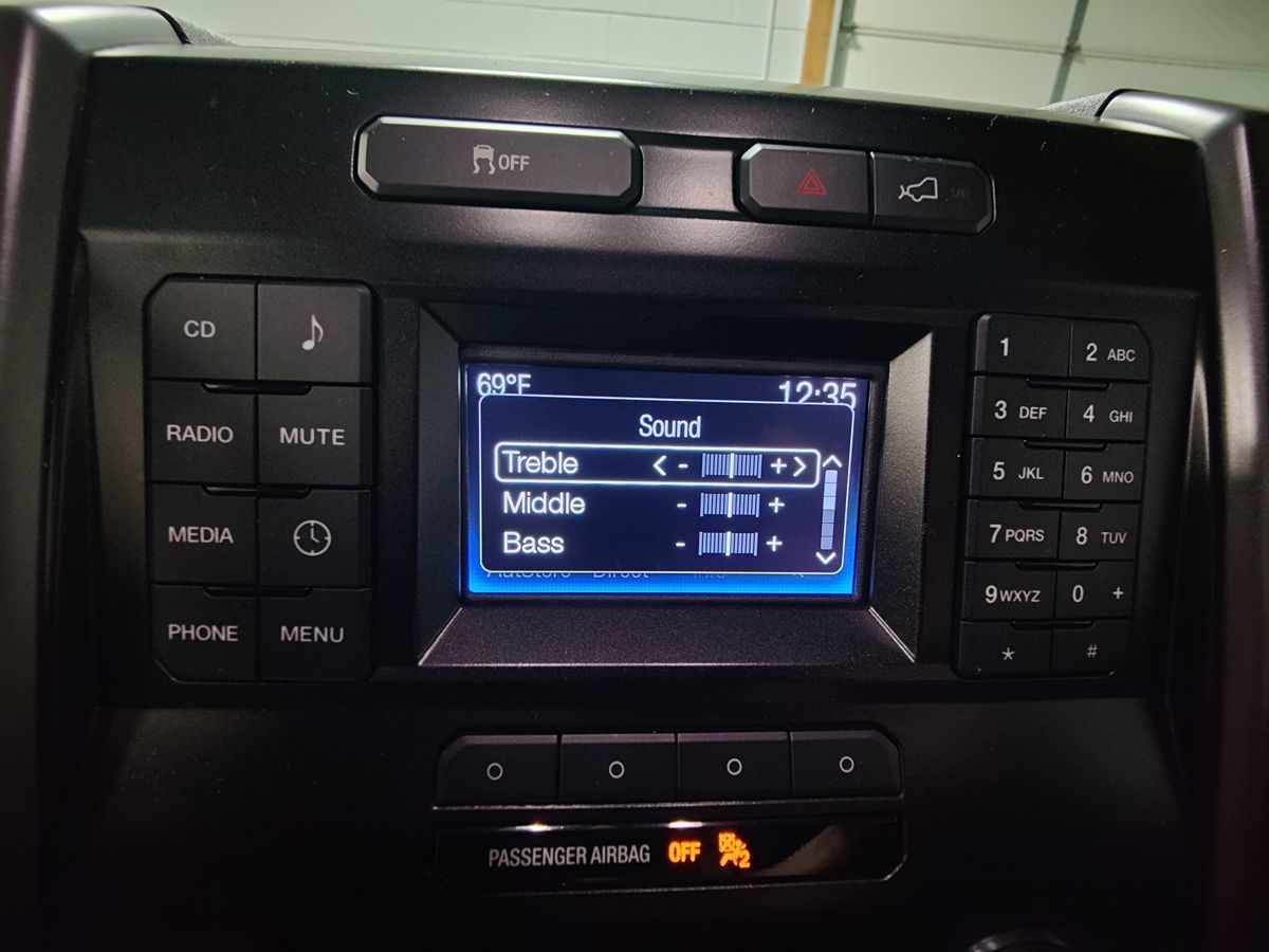 2015 Ford F-150 XLT photo 28