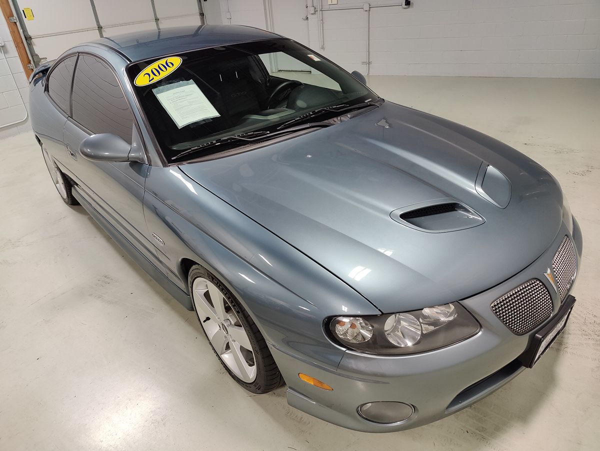2006 Pontiac GTO photo 2