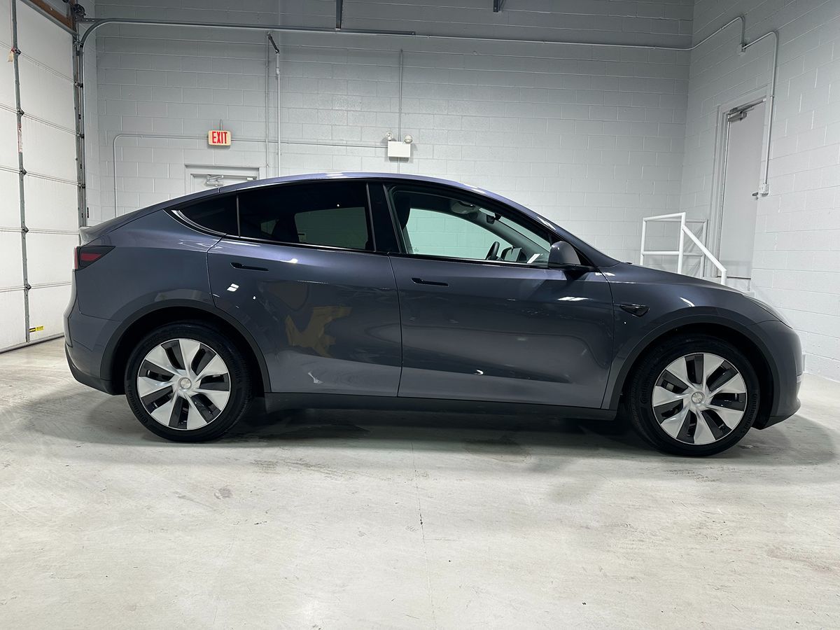 2023 Tesla Model Y Long Range photo 2