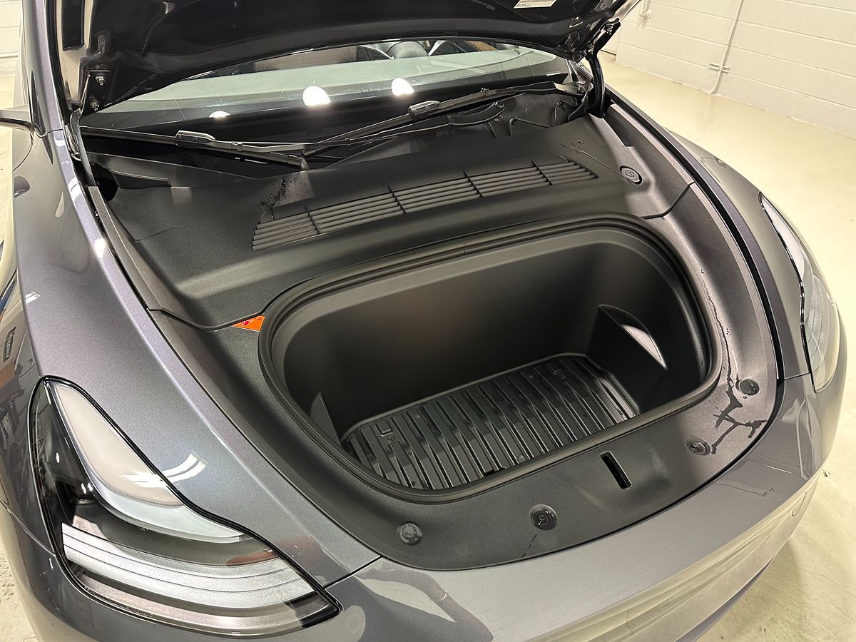 2023 Tesla Model Y Long Range photo 3