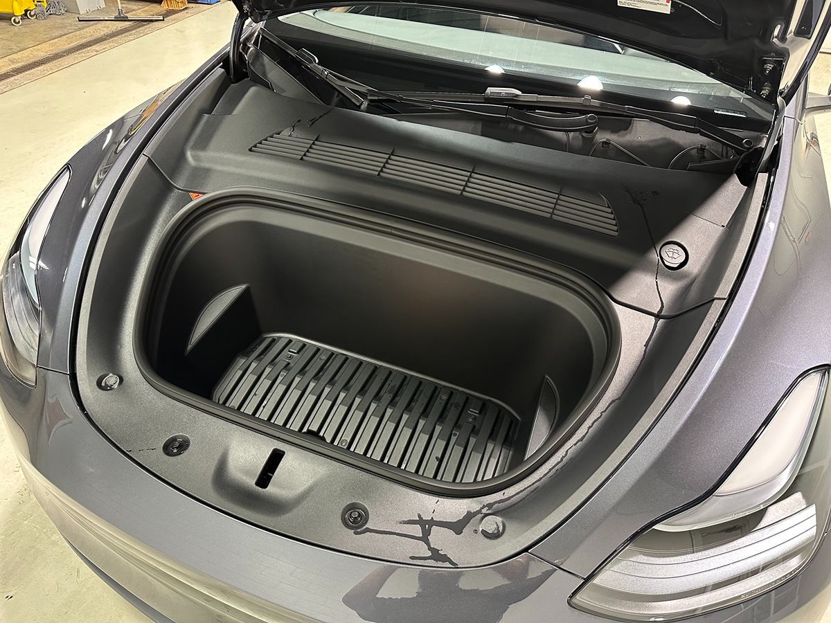 2023 Tesla Model Y Long Range photo 4