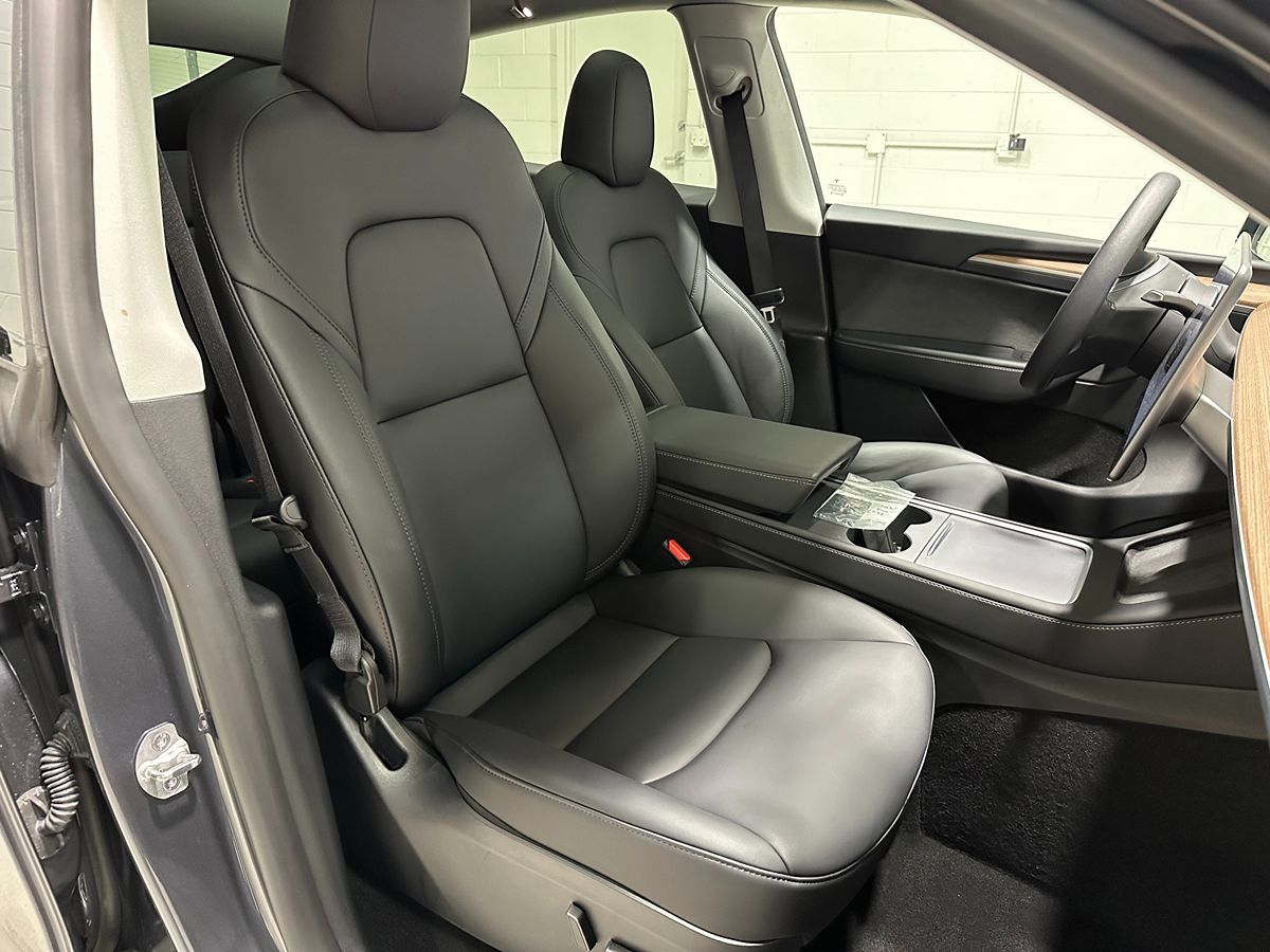 2023 Tesla Model Y Long Range photo 9