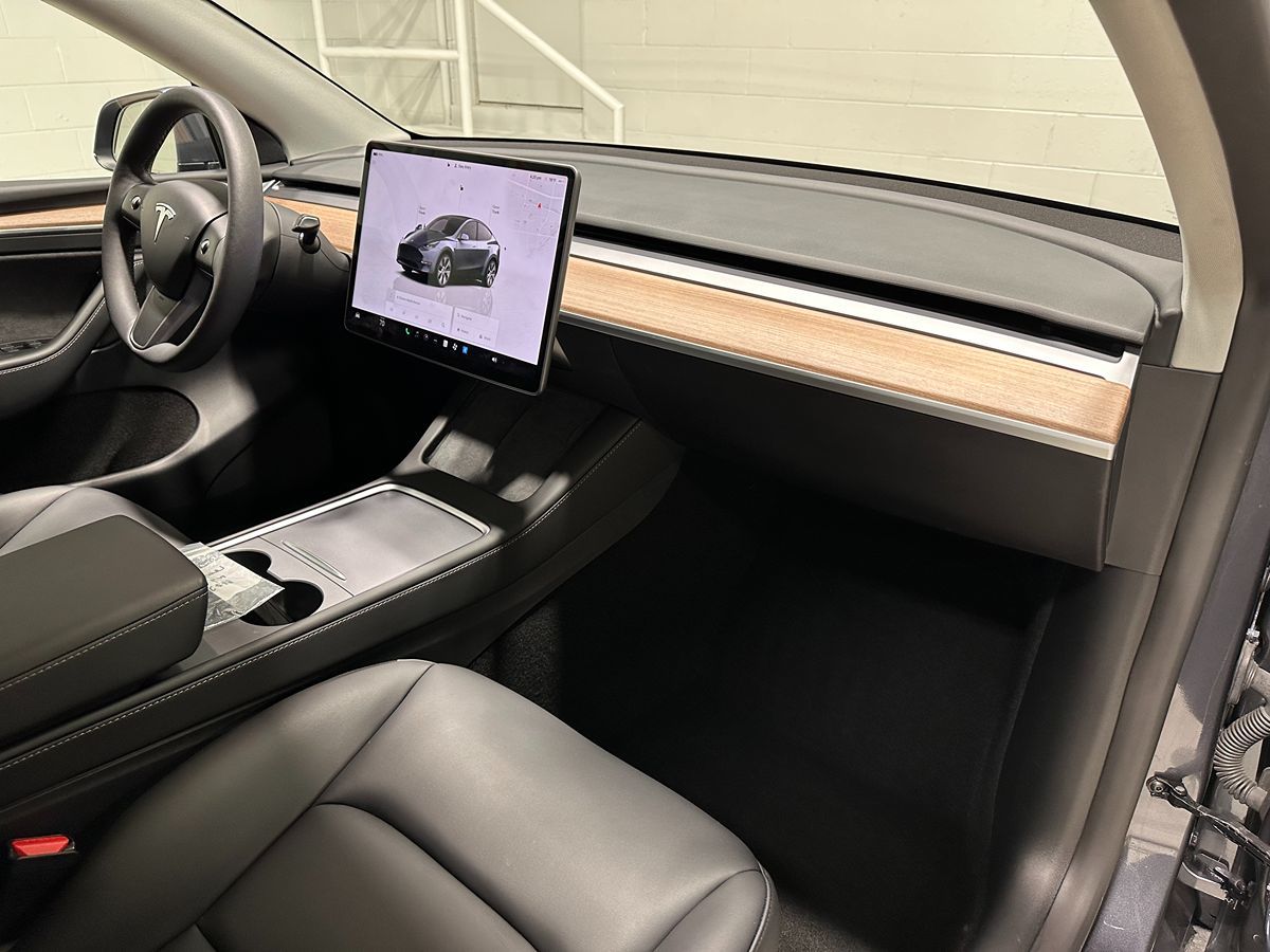 2023 Tesla Model Y Long Range photo 10