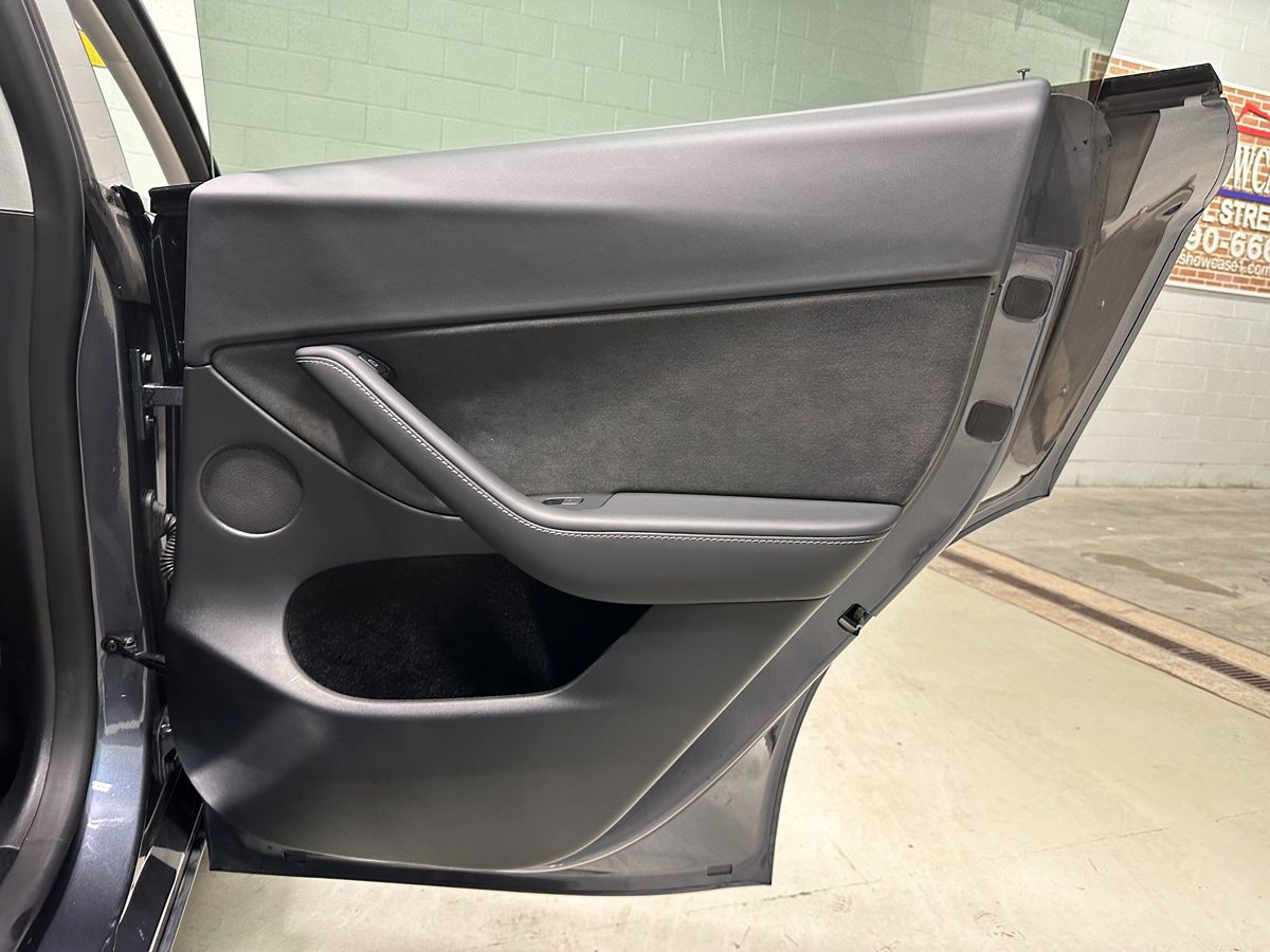 2023 Tesla Model Y Long Range photo 12