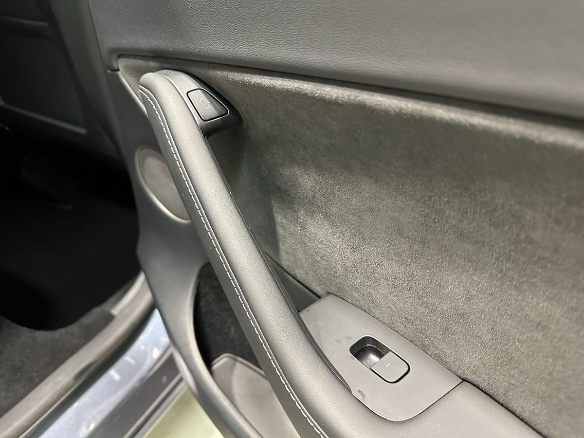 2023 Tesla Model Y Long Range photo 13