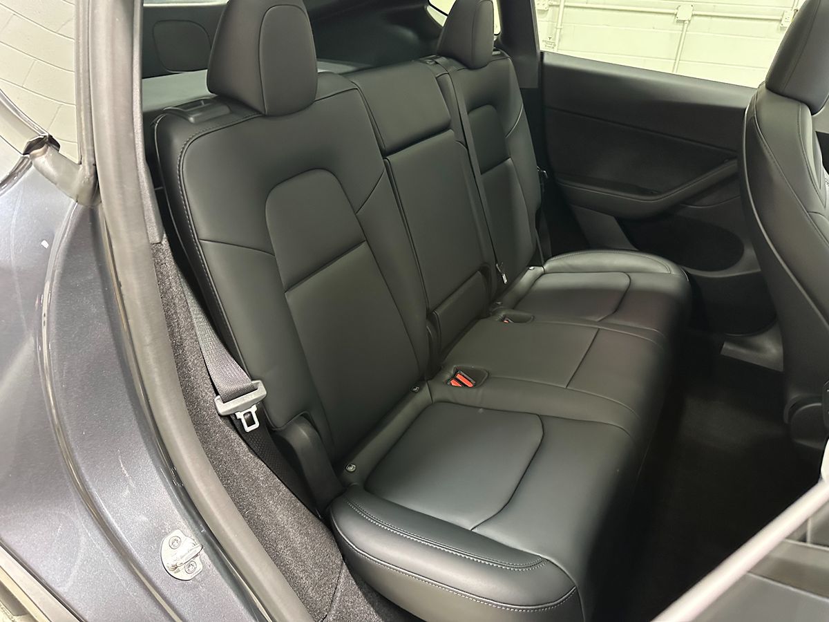 2023 Tesla Model Y Long Range photo 14