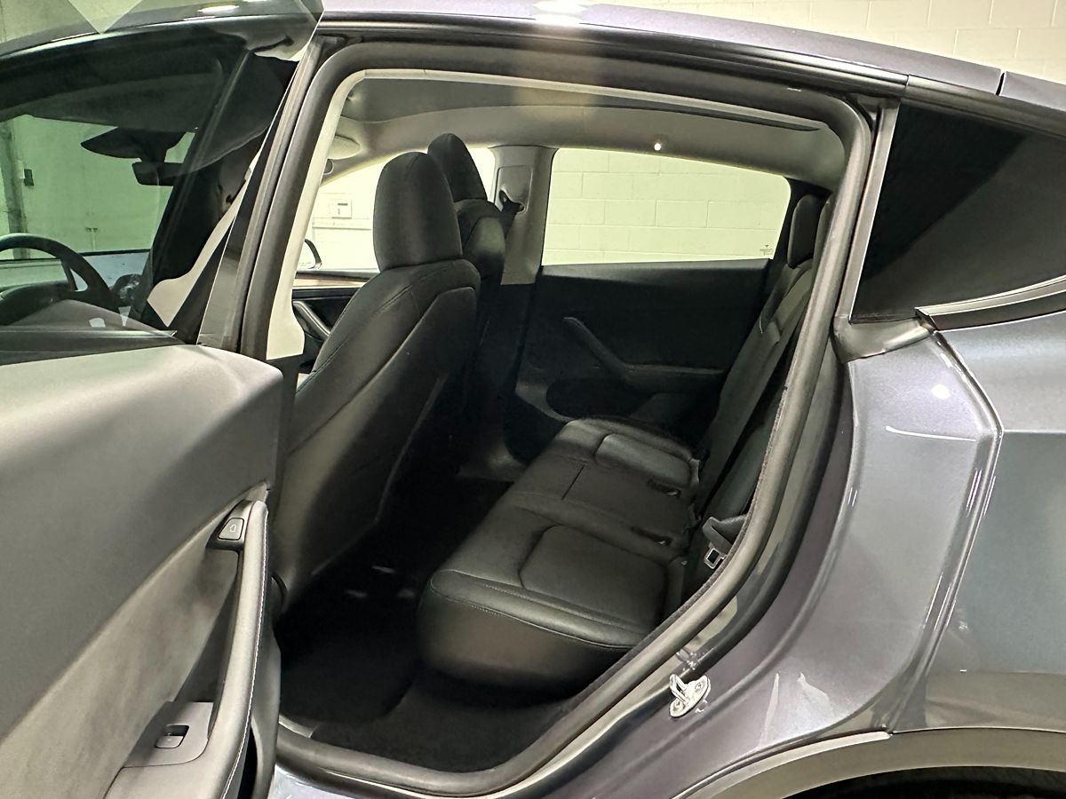 2023 Tesla Model Y Long Range photo 19