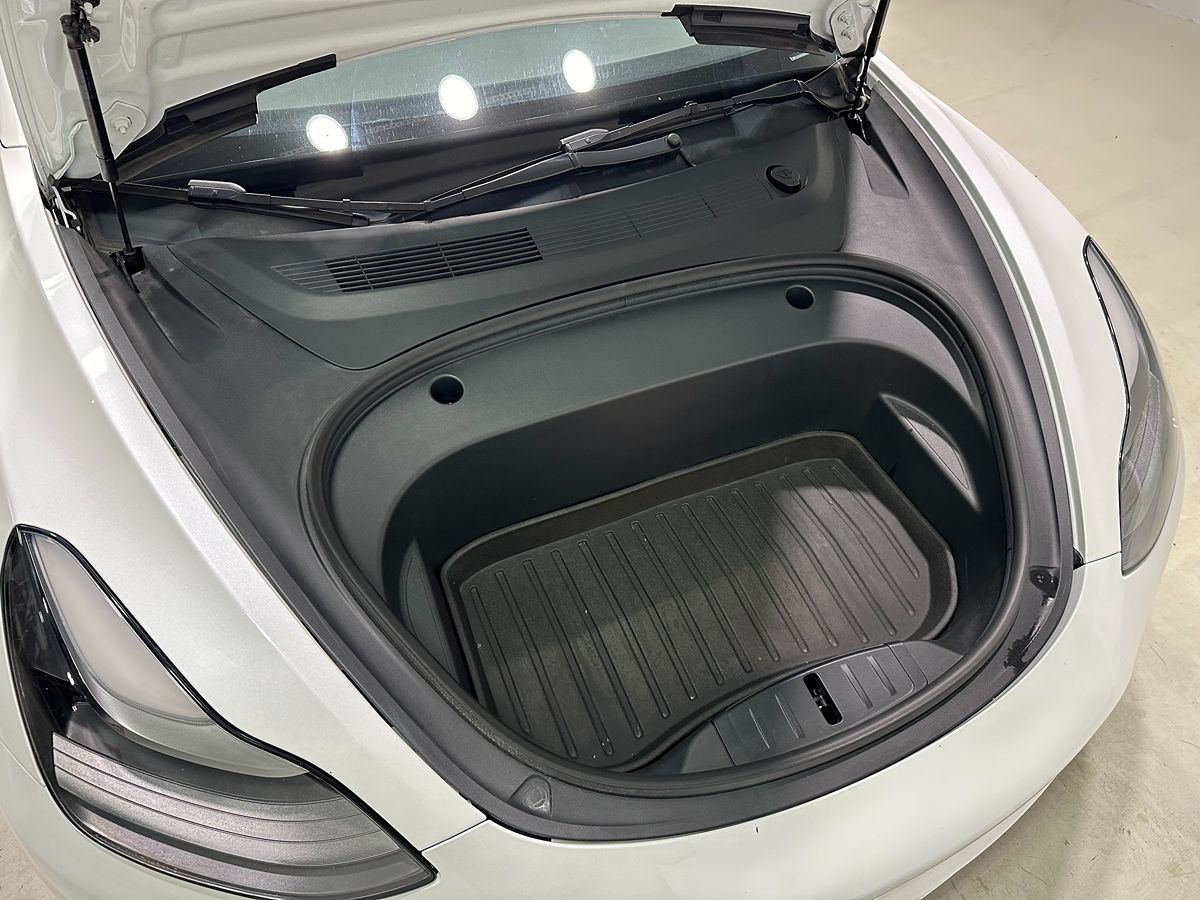2022 Tesla Model 3 Long Range photo 3
