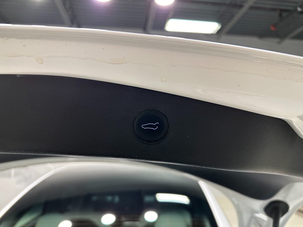 2022 Tesla Model 3 Long Range photo 8