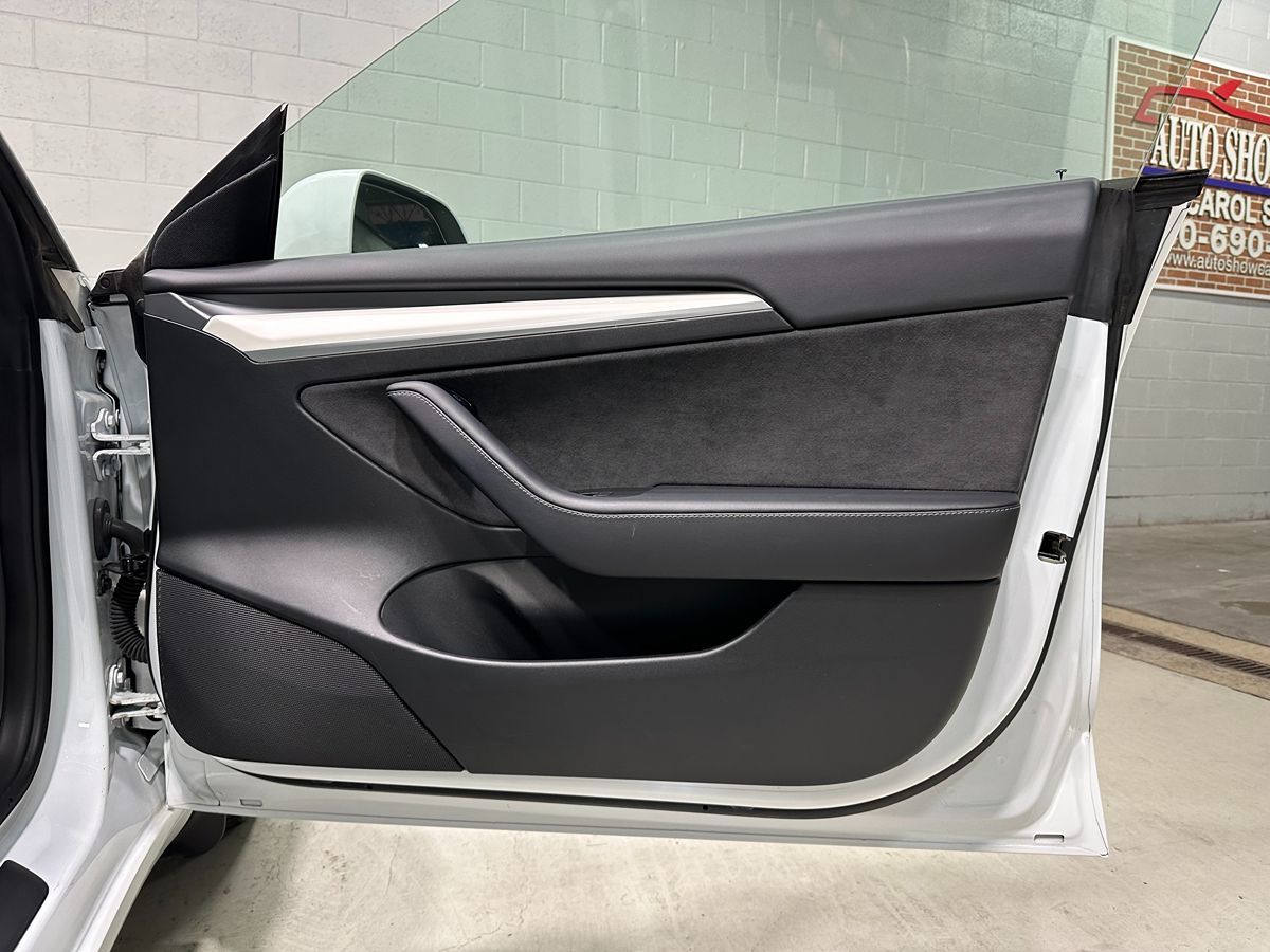 2022 Tesla Model 3 Long Range photo 9