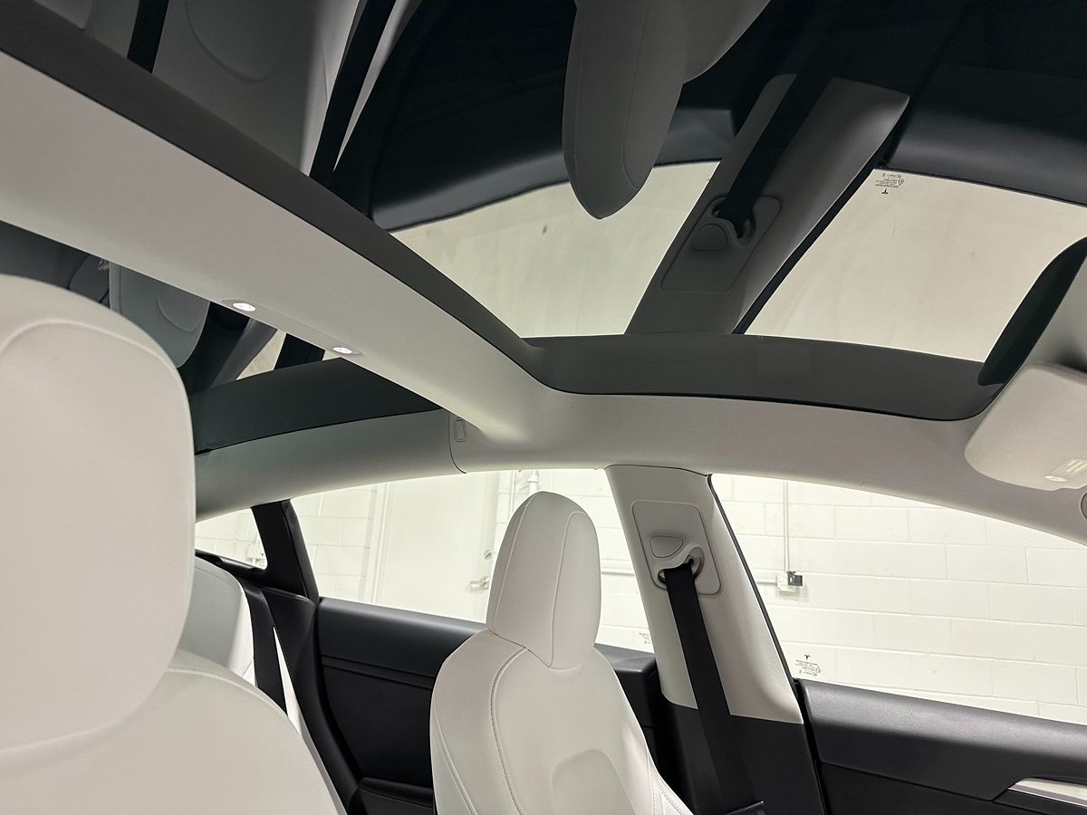 2022 Tesla Model 3 Long Range photo 13