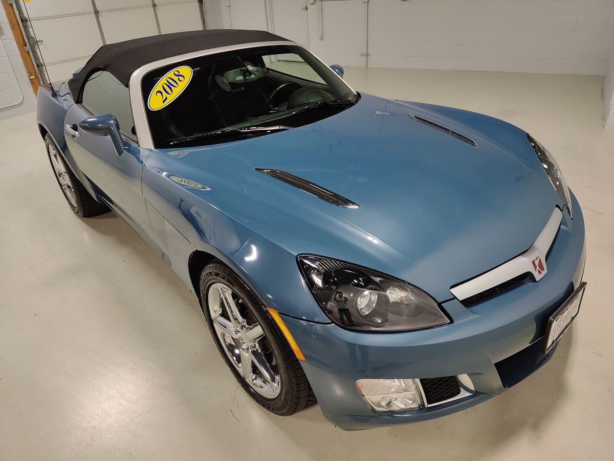 2008 Saturn Sky Turbo Convertible photo 2