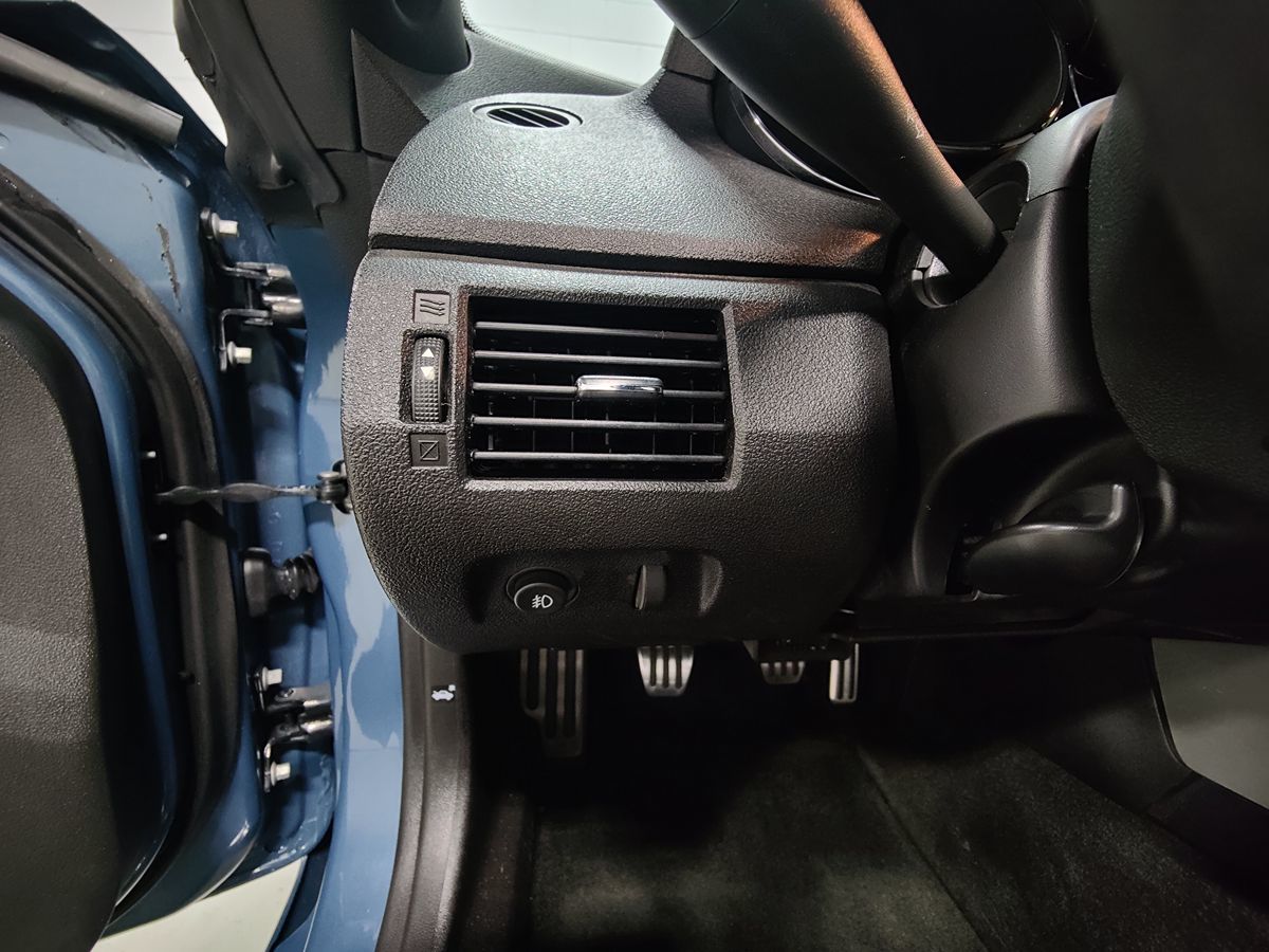 2008 Saturn Sky Turbo Convertible photo 25