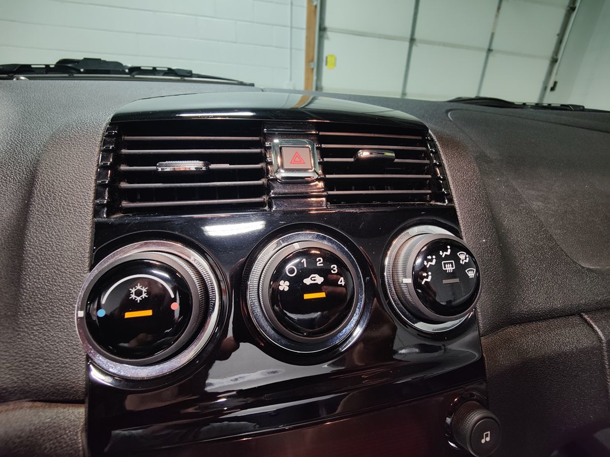 2008 Saturn Sky Turbo Convertible photo 29