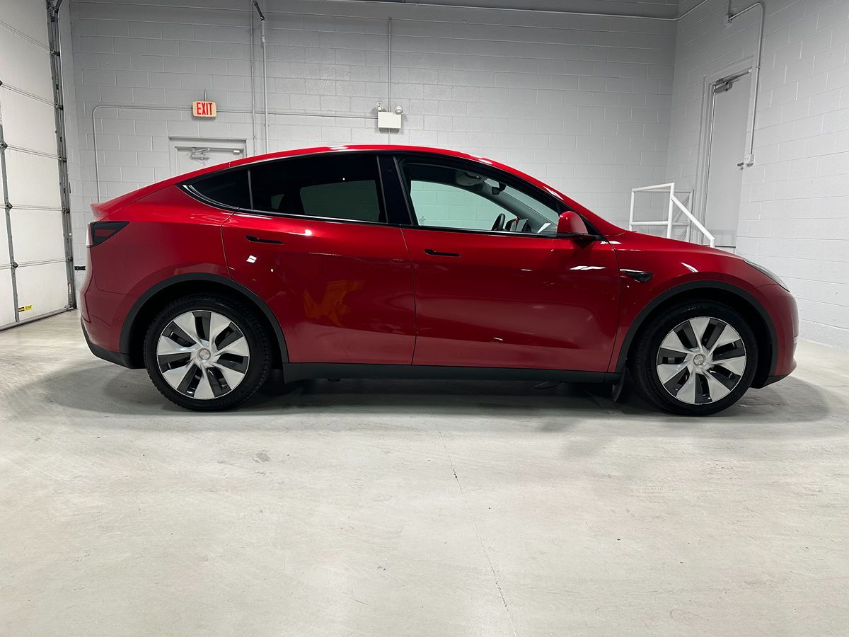 2022 Tesla Model Y Long Range photo 2