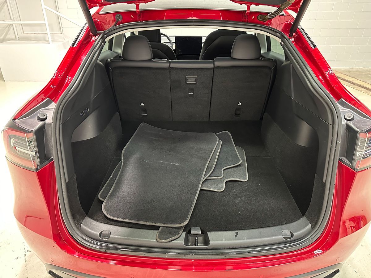 2022 Tesla Model Y Long Range photo 7