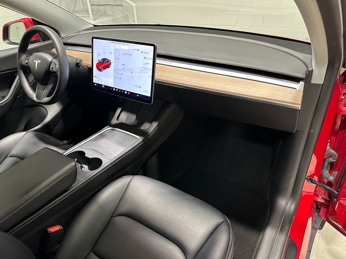 2022 Tesla Model Y Long Range photo 10