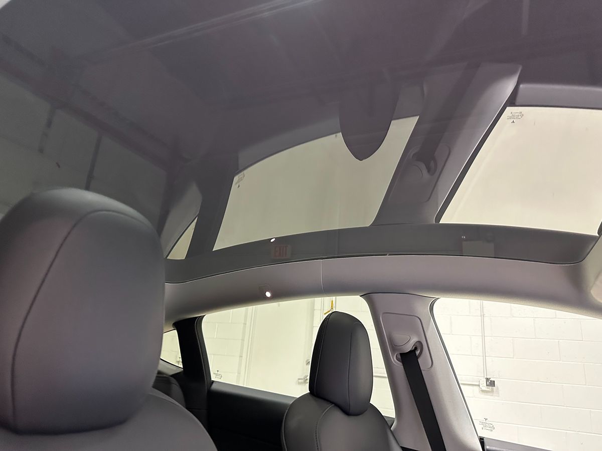 2022 Tesla Model Y Long Range photo 11