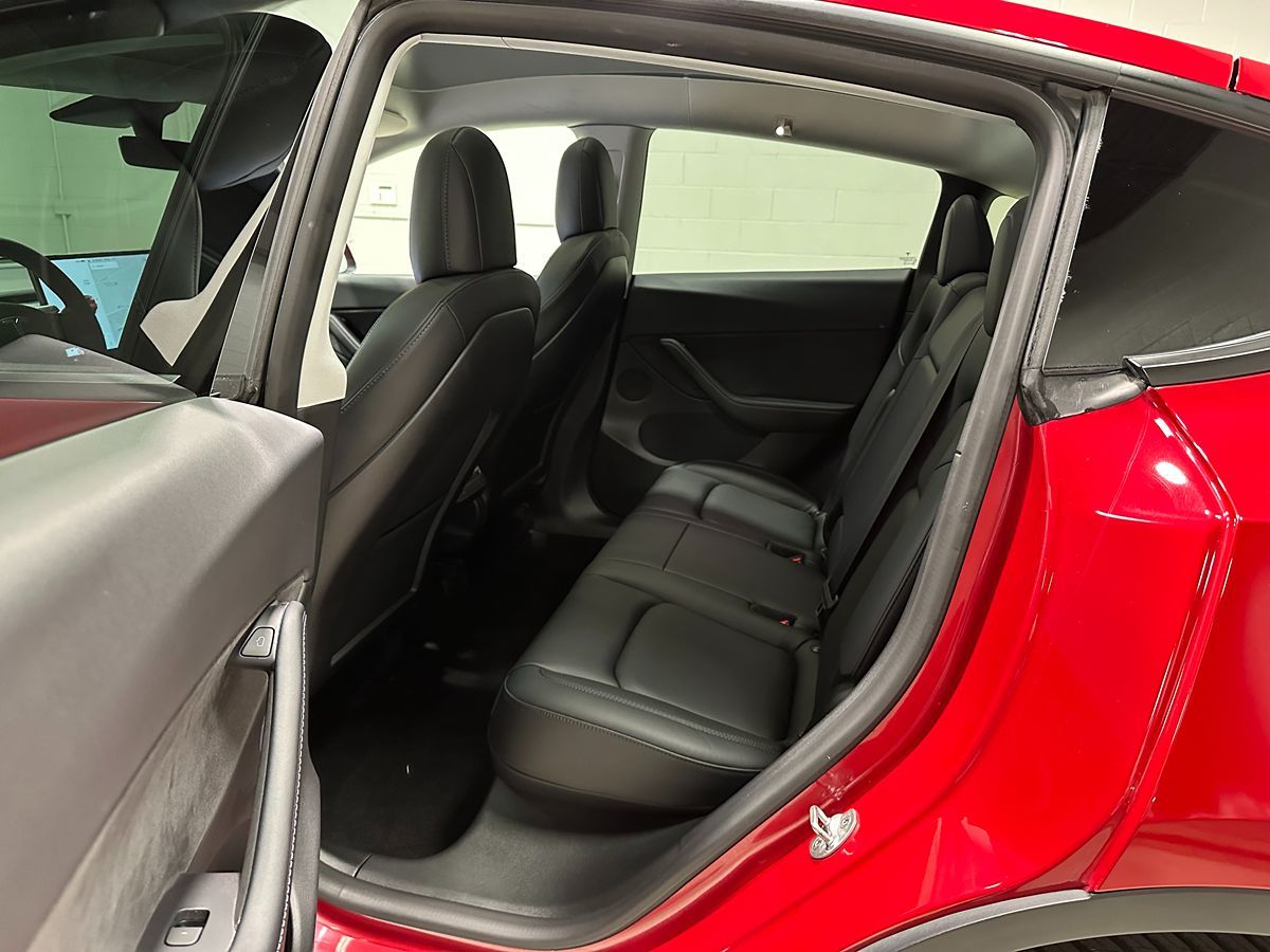 2022 Tesla Model Y Long Range photo 18