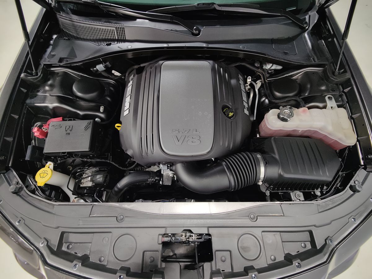 2022 Chrysler 300 photo 4