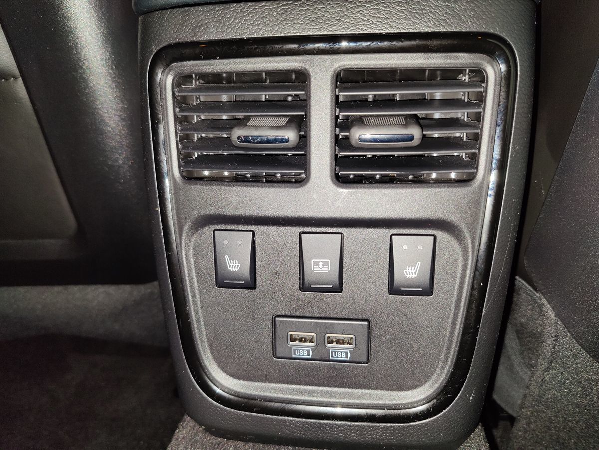 2022 Chrysler 300 photo 19