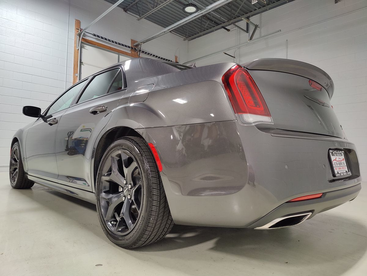 2022 Chrysler 300 photo 23