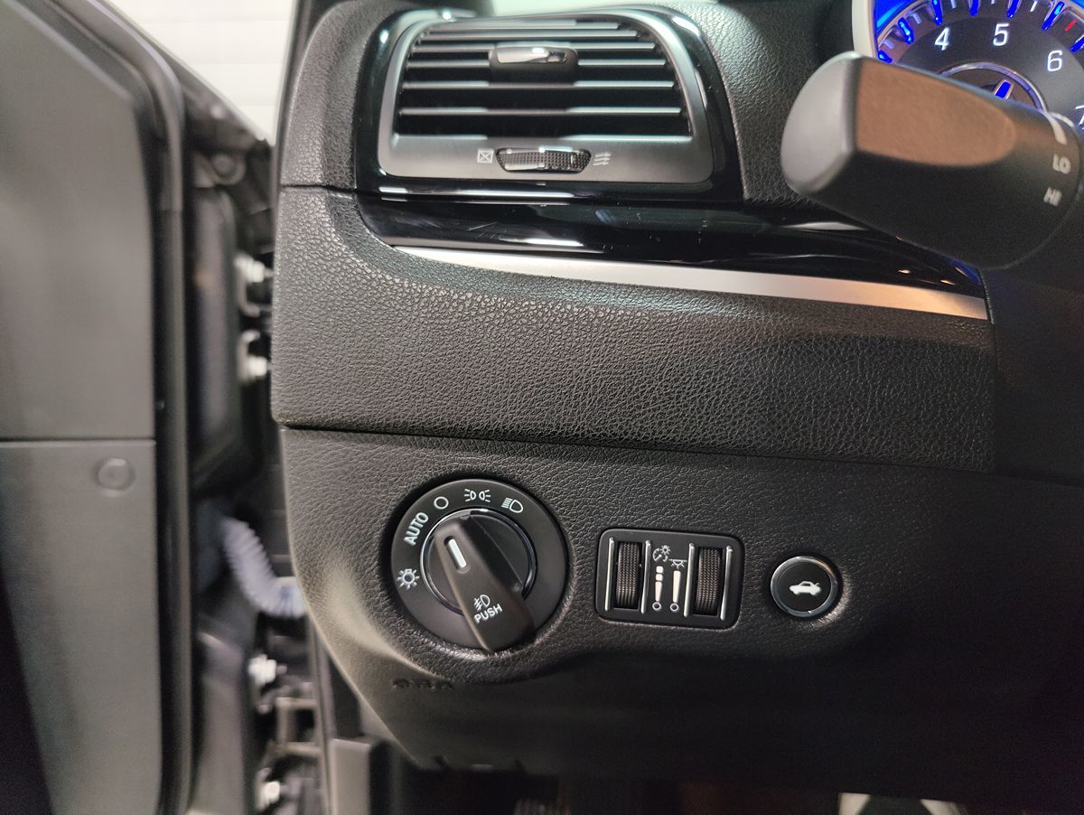 2022 Chrysler 300 photo 30