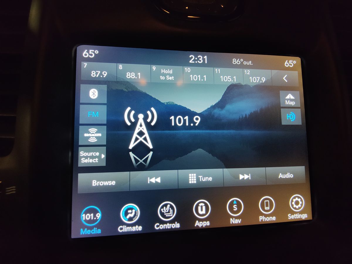 2022 Chrysler 300 photo 36