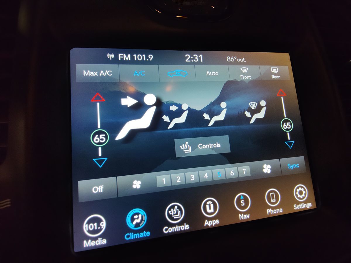 2022 Chrysler 300 photo 37